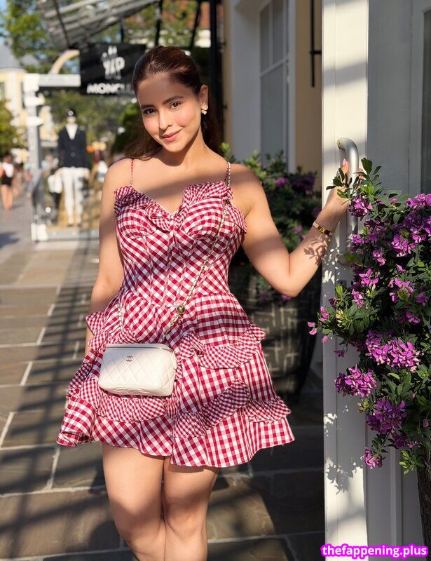 Aamna Sharif / aamnasharifofficial Foto OnlyFans Nua #13