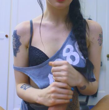 Alessa Savage