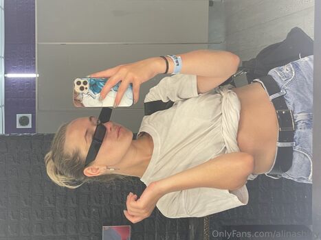 Full leaked Alinatomioka private onlyfans photo