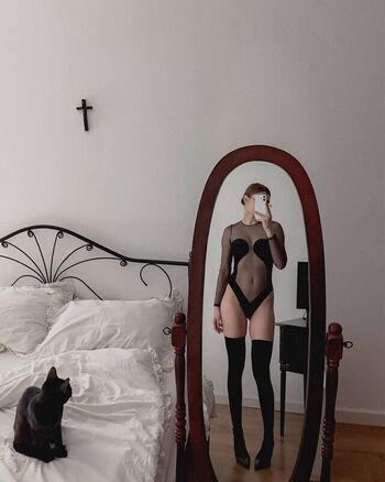 Full leaked Allotrop private onlyfans photo