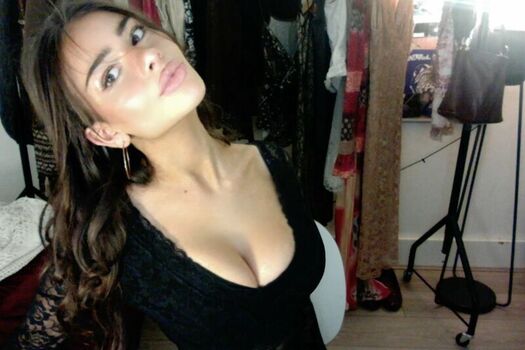 Full leaked Ameliealbrow private onlyfans photo