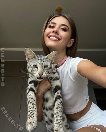 Angela Nikolau
