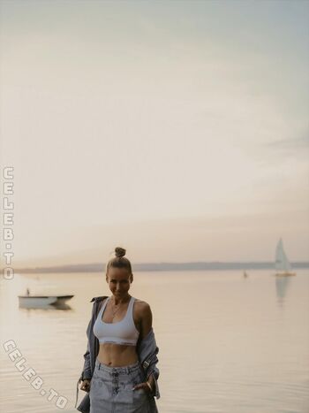Full leaked Annemarie carpendale page private onlyfans photo