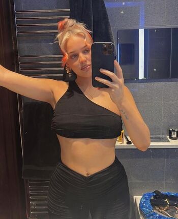 Full leaked Annemarie private onlyfans photo