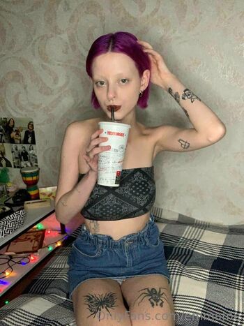 Full leaked Arielmurrr private onlyfans photo