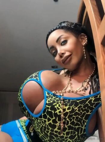 Arlen Afrodita Cubanita
