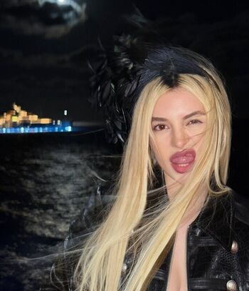 Full leaked Ava max page private onlyfans photo