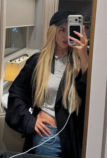 Full leaked Ava max page private onlyfans photo
