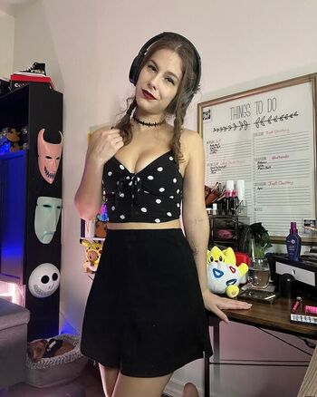 Full leaked Avery petite private onlyfans photo