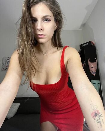 Full leaked Avery petite private onlyfans photo