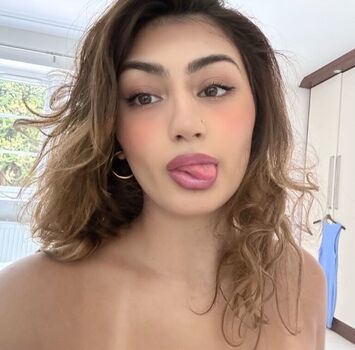 Full leaked Avneet kaur private onlyfans photo