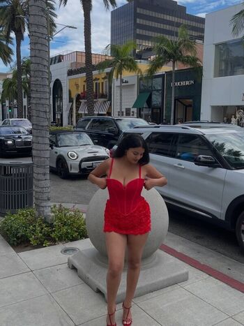 Full leaked Ayushaaaa private onlyfans photo