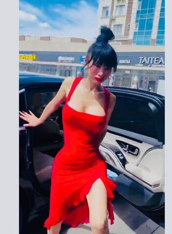 Bai Ling