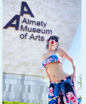 Bai Ling