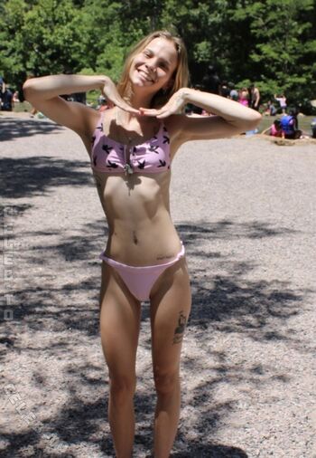Full leaked Blondeeegirl private onlyfans photo