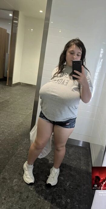 bne_haylee47