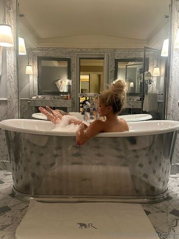 Full leaked Breckiehill private onlyfans photo