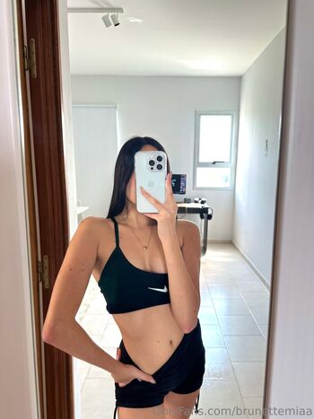Full leaked Brunettemiaa private onlyfans photo