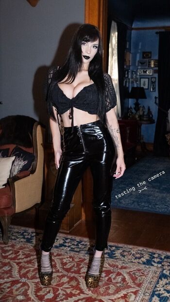 Full leaked Bvnnybearz private onlyfans photo