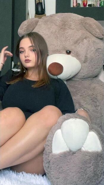 Full leaked Carolinemoore private onlyfans photo