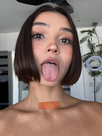 Full leaked Cassaraa page private onlyfans photo