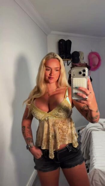 Full leaked Cherryswatermelons private onlyfans photo
