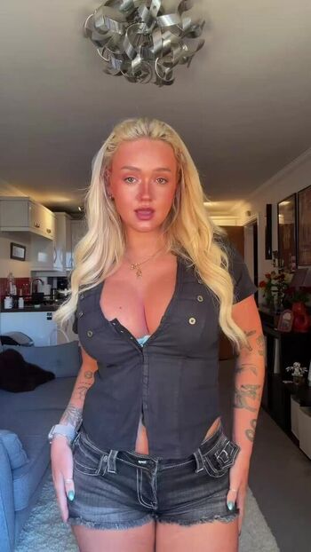 Full leaked Cherryswatermelons private onlyfans photo