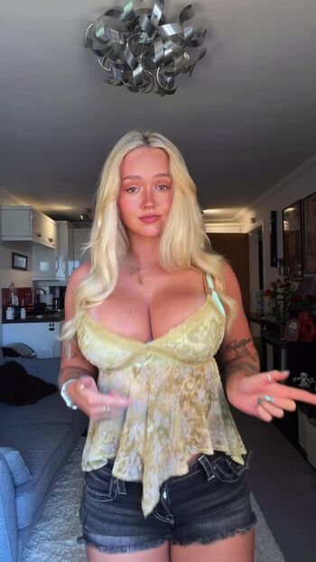 Full leaked Cherryswatermelons private onlyfans photo