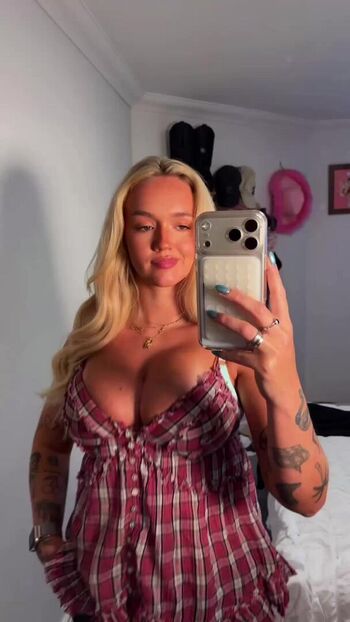 Full leaked Cherryswatermelons private onlyfans photo