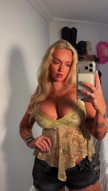Full leaked Cherryswatermelons private onlyfans photo
