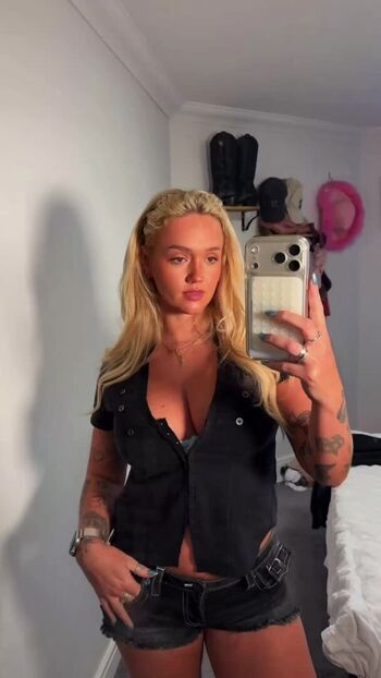 Full leaked Cherryswatermelons private onlyfans photo
