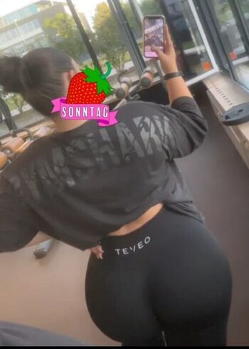 Full leaked Cremebruellee private onlyfans photo