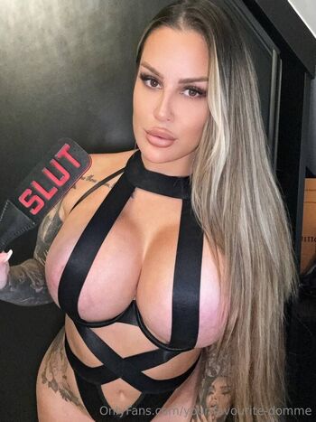 Full leaked Crueldomme private onlyfans photo