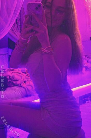 Full leaked Crystalmarykitty private onlyfans photo