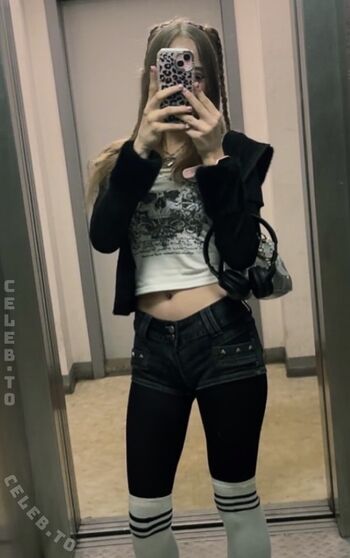 Full leaked Crystalmarykitty private onlyfans photo