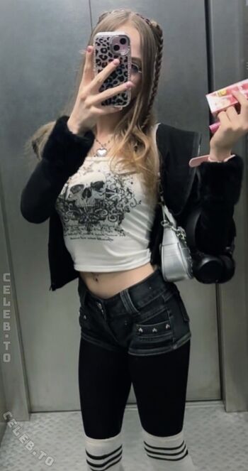Full leaked Crystalmarykitty private onlyfans photo