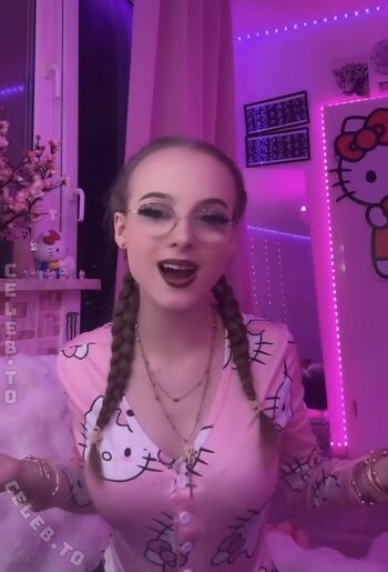 Full leaked Crystalmarykitty private onlyfans photo