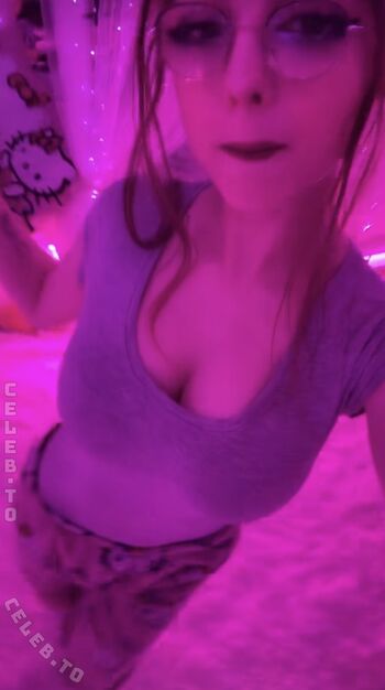 Full leaked Crystalmarykitty private onlyfans photo