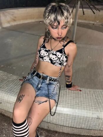 Full leaked Cute chrixxx private onlyfans photo
