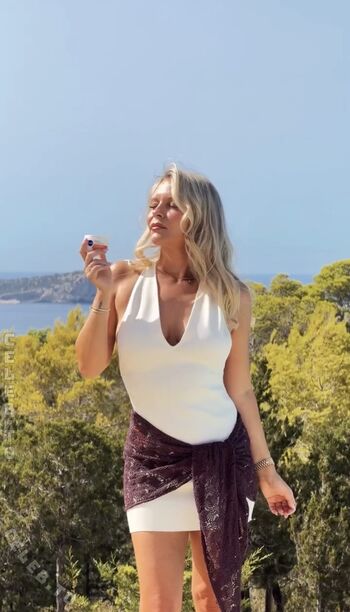 Full leaked Dagi bee private onlyfans photo