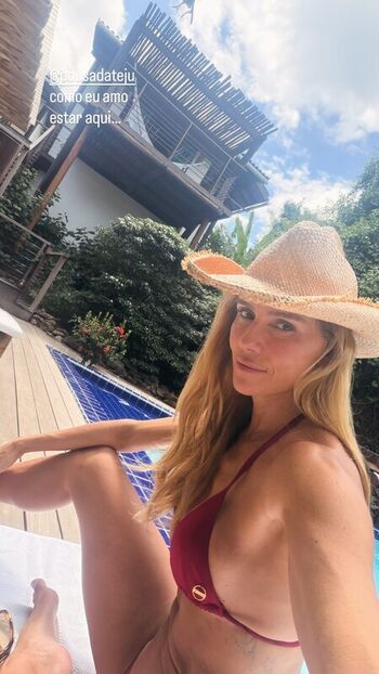 Deborah Secco