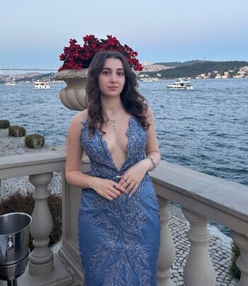 Defne Tanrıverdi