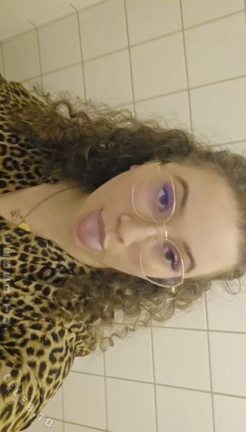 Full leaked Dienaxkteanna private onlyfans photo