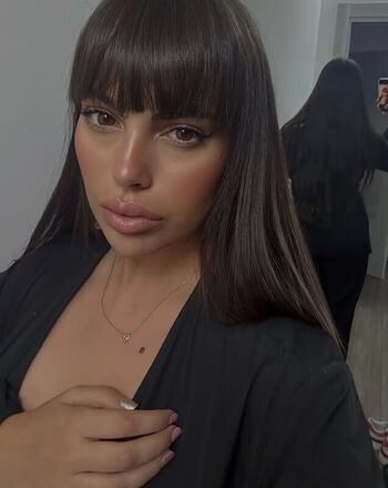 Full leaked Doriana arena private onlyfans photo