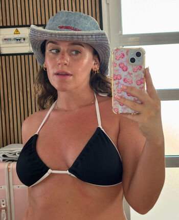 Full leaked Ellie leach private onlyfans photo