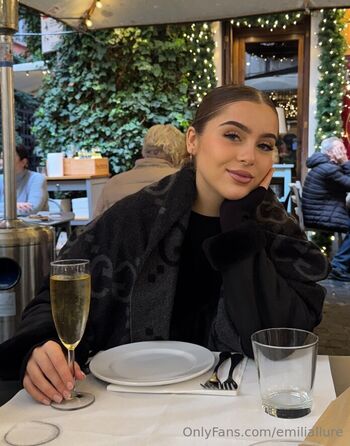 Full leaked Emiliallure private onlyfans photo