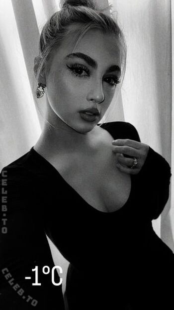 Full leaked Emily mhl private onlyfans photo