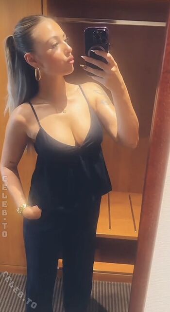 Full leaked Emily mhl private onlyfans photo