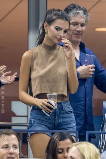 Emily Ratajkowski