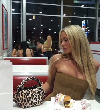 Full leaked Emily roman private onlyfans photo
